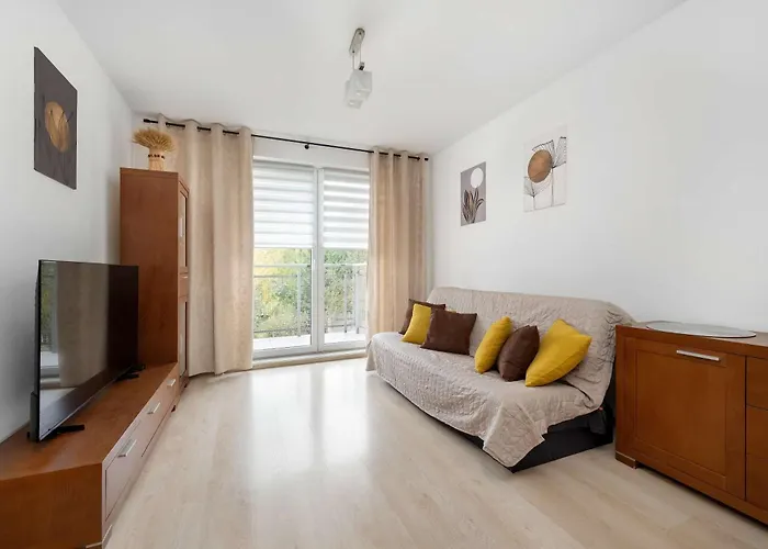 Cosy In With Balcony Ideal For Relaxation By Renters *