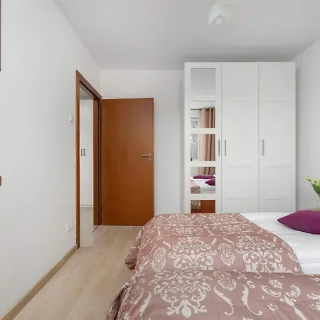 公寓 Cosy In With Balcony Ideal For Relaxation By Renters