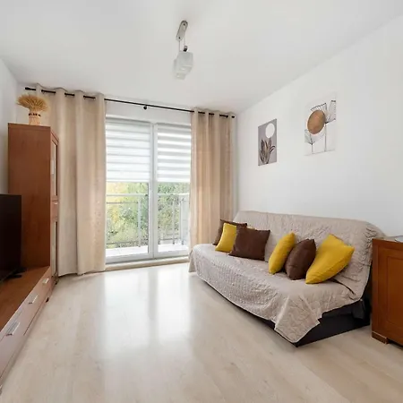 Cosy In With Balcony Ideal For Relaxation By Renters *