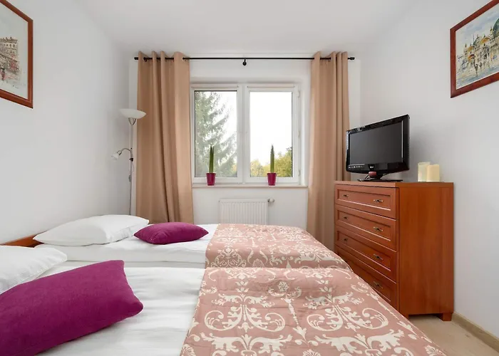 Cosy In With Balcony Ideal For Relaxation By Renters *