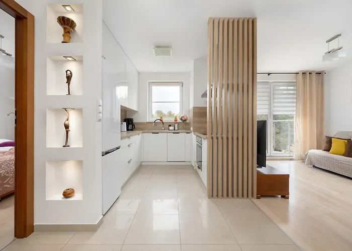 Cosy In With Balcony Ideal For Relaxation By Renters *